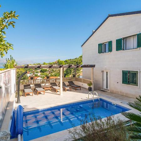 Nice Home In Postira With Outdoor Swimming Pool Exteriér fotografie