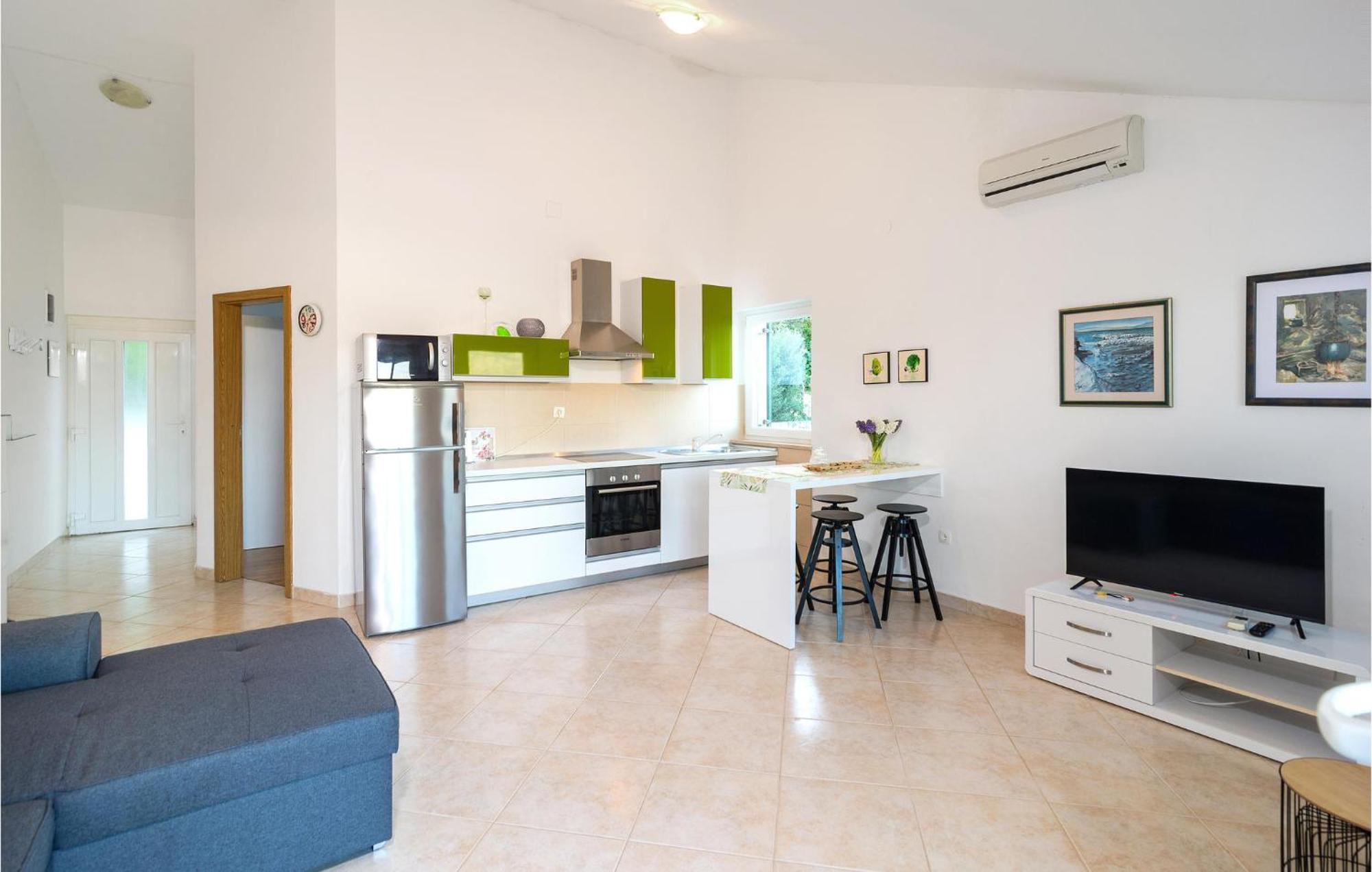 Nice Home In Postira With Outdoor Swimming Pool Exteriér fotografie
