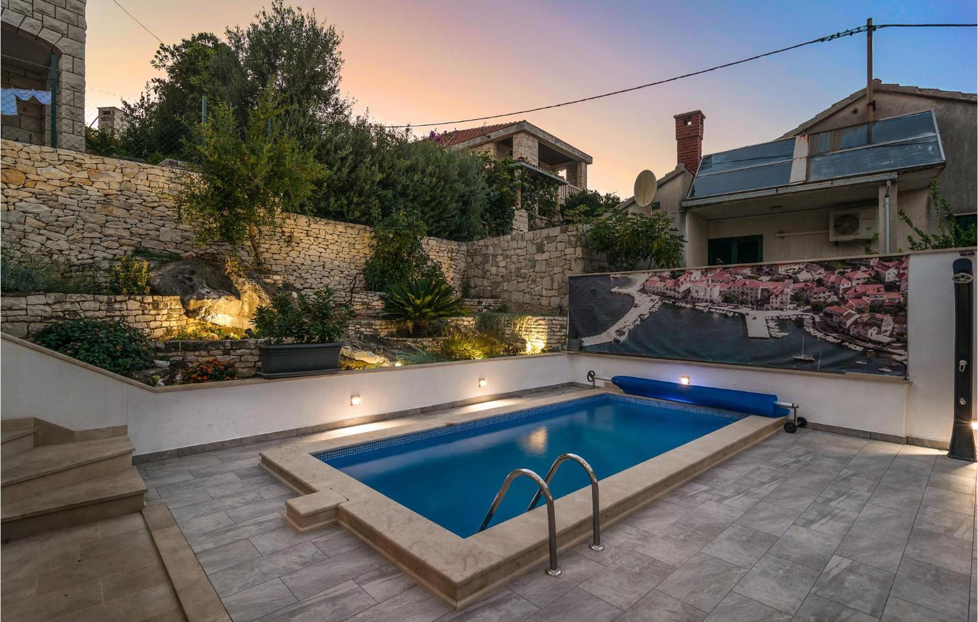 Nice Home In Postira With Outdoor Swimming Pool Exteriér fotografie
