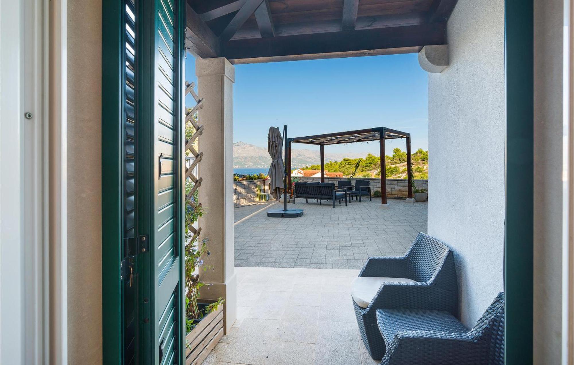 Nice Home In Postira With Outdoor Swimming Pool Exteriér fotografie