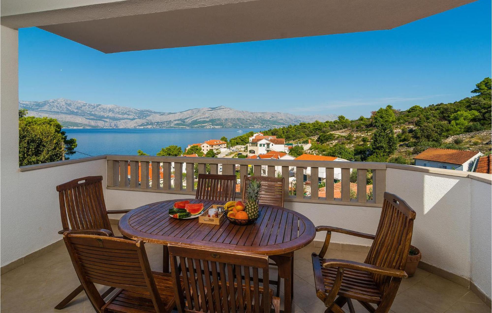 Nice Home In Postira With Outdoor Swimming Pool Exteriér fotografie