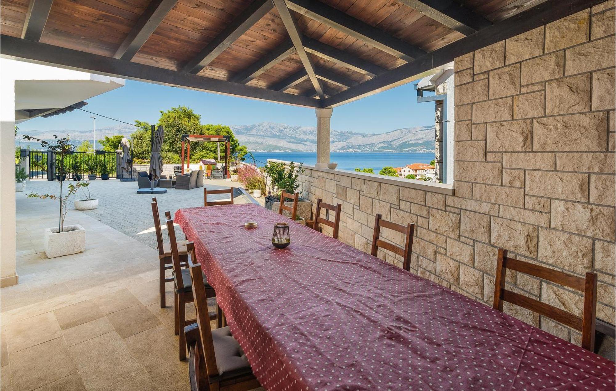 Nice Home In Postira With Outdoor Swimming Pool Exteriér fotografie